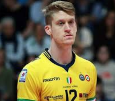 max-holt-umumkan-pensiun-dari-voli-internasional