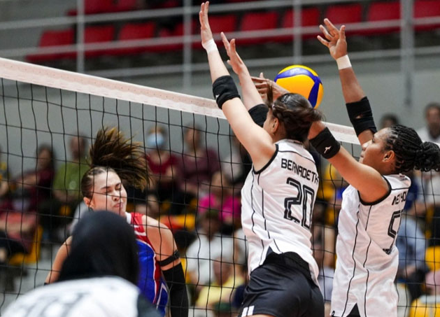 aksi-voli-menegangkan-saat-blok-jadi-penentu