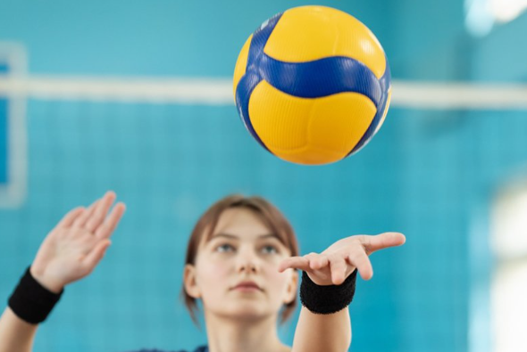 Servis Nanggung dan Pantulan Aneh sebagai Penentu Hoki di Voli