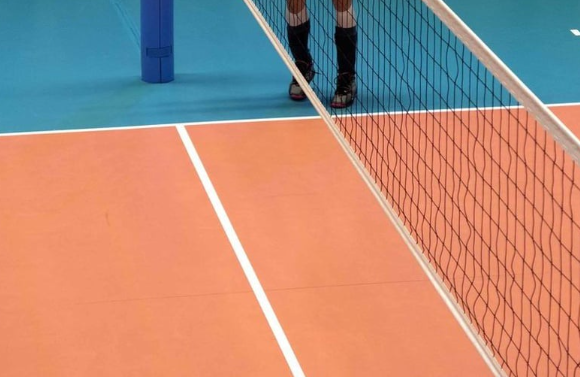 Perbedaan Lapangan Voli Indoor dan Outdoor